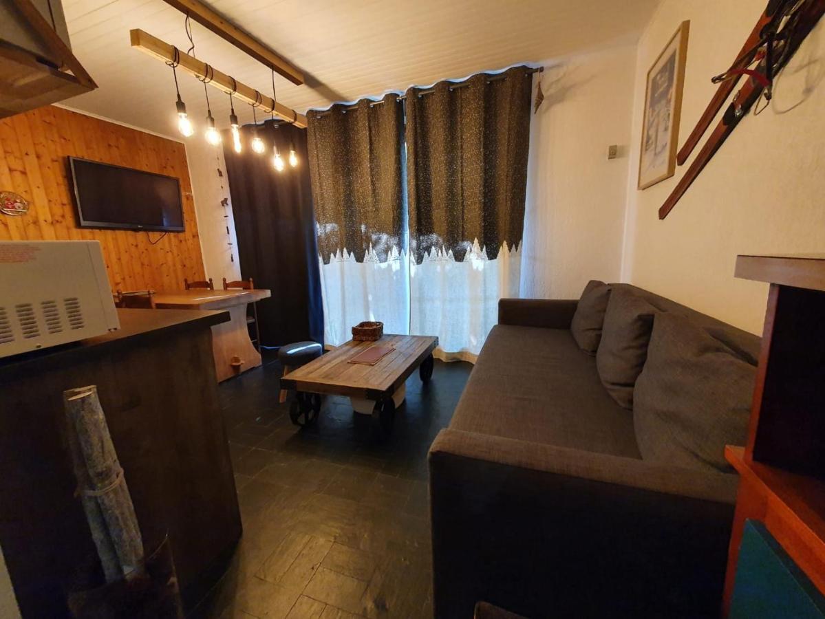 Les Ambrunes Châtel Extérieur photo