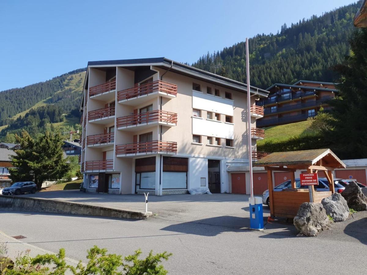 Les Ambrunes Châtel Extérieur photo