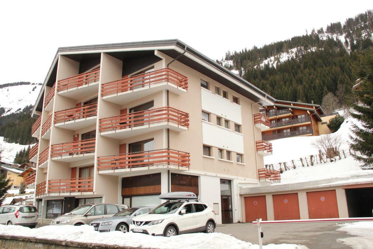 Les Ambrunes Châtel Extérieur photo